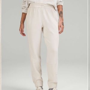 Lululemon Brushed Softstreme Ribbed High-Rise Jogger in
White Opal- EUC